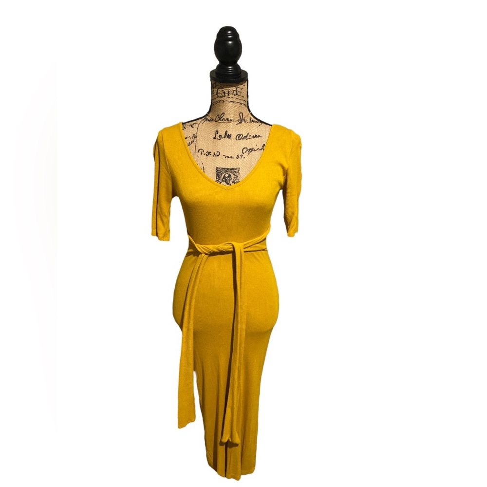 Mustard colored Ribbed Midi dress